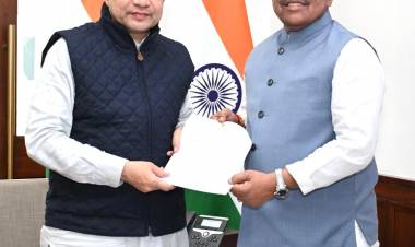 केंद्रीय रेल्वेमंत्री अश्विनी वैष्णव घेणार राज्य सरकारसोबत बैठक  शिवसेना खासदार श्रीरंग बारणे यांची माहिती