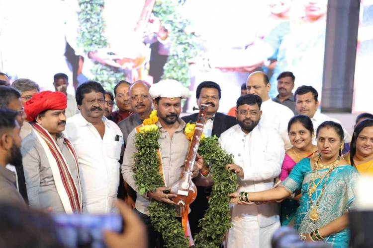  बाबा कांबळे यांच्या वाढदिवसानिमित्त मा.नगरसेवक राहुल भोसलेचे गौरवपुष्प!